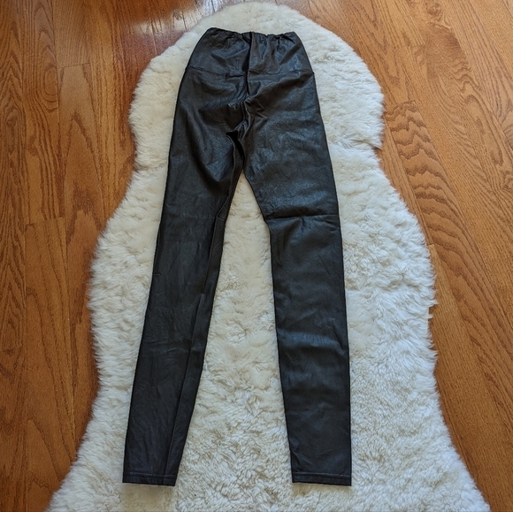 ARITZIA Wilfred free Daria faux leather vegan leggings black xs - Picture 3 of 8